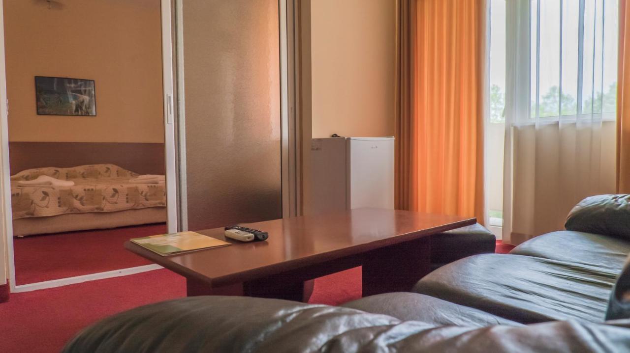 Park Hotel Persey Warna Zewnętrze zdjęcie