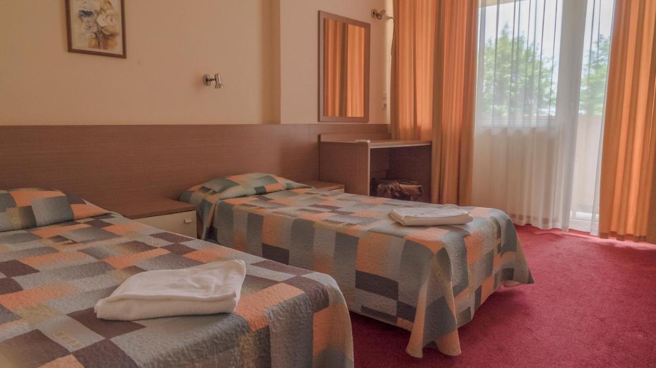 Park Hotel Persey Warna Zewnętrze zdjęcie