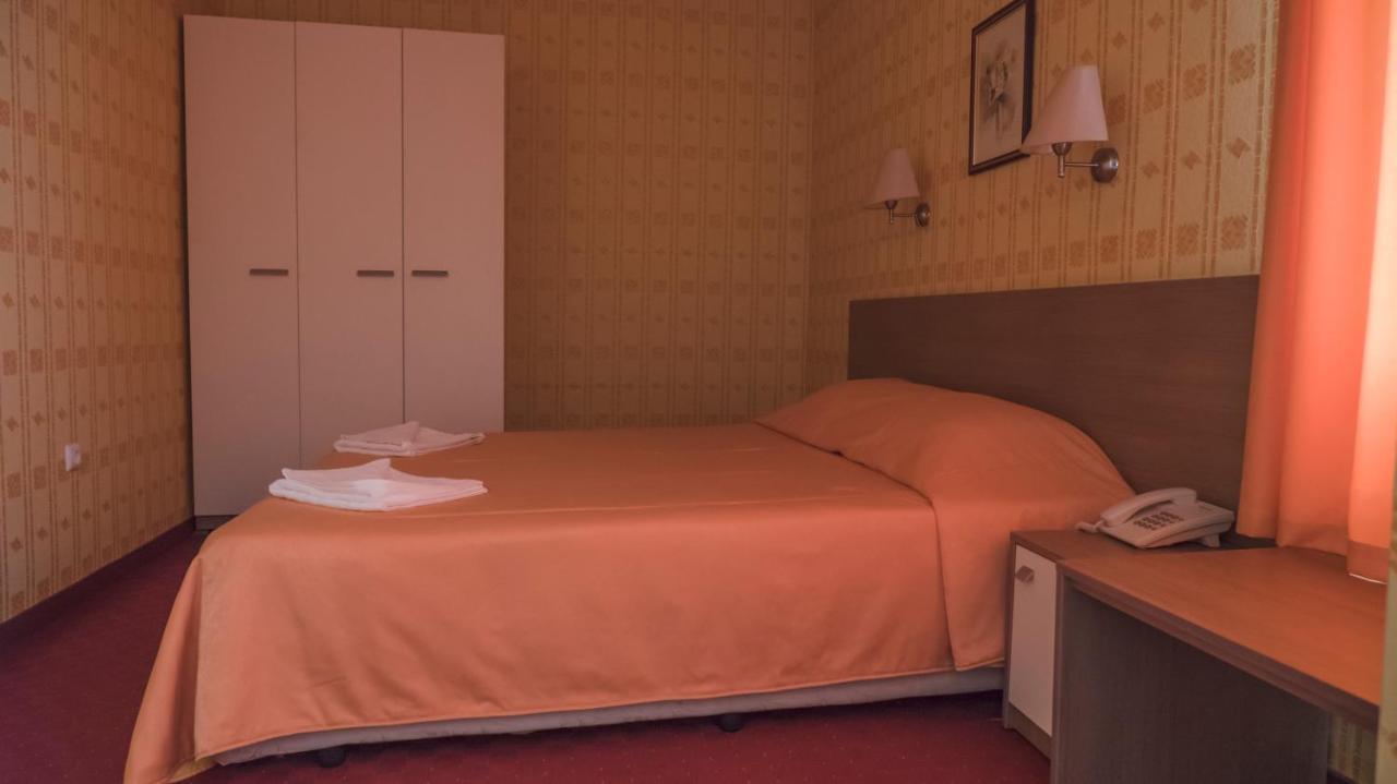 Park Hotel Persey Warna Zewnętrze zdjęcie