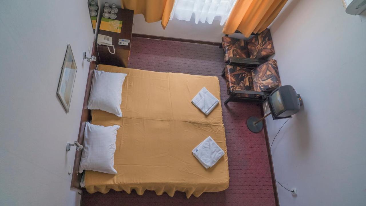 Park Hotel Persey Warna Zewnętrze zdjęcie