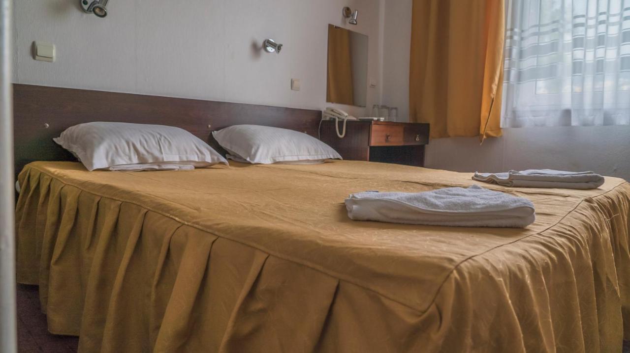 Park Hotel Persey Warna Zewnętrze zdjęcie