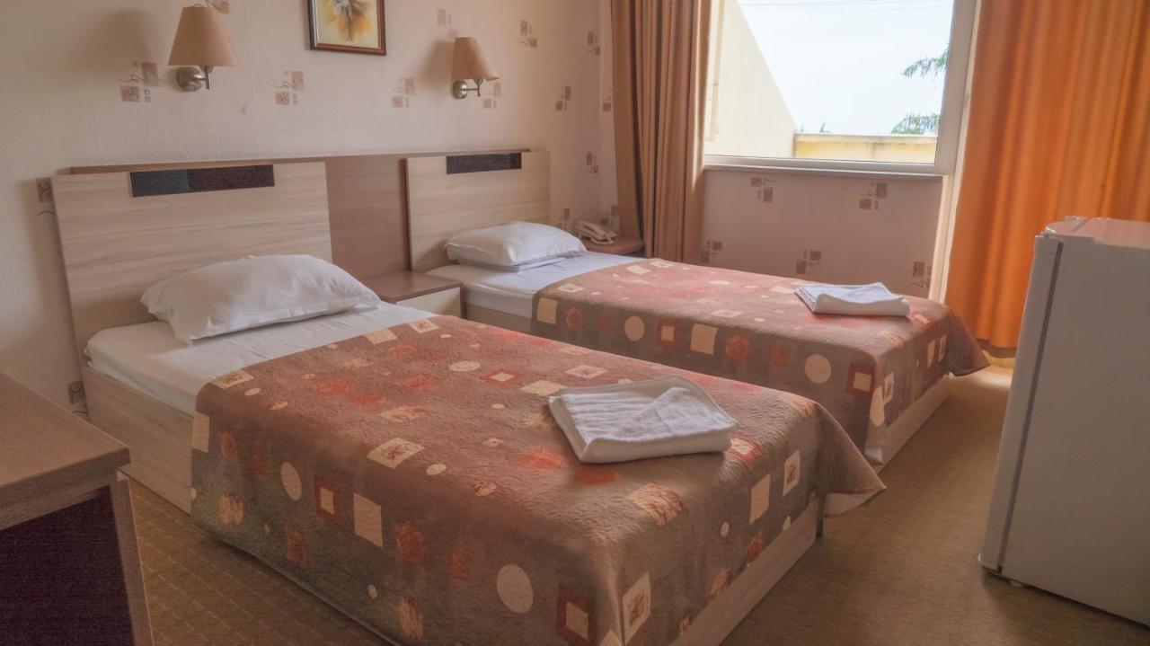 Park Hotel Persey Warna Zewnętrze zdjęcie