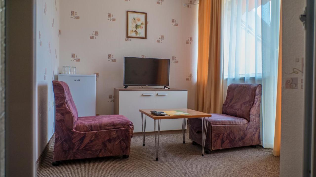Park Hotel Persey Warna Zewnętrze zdjęcie