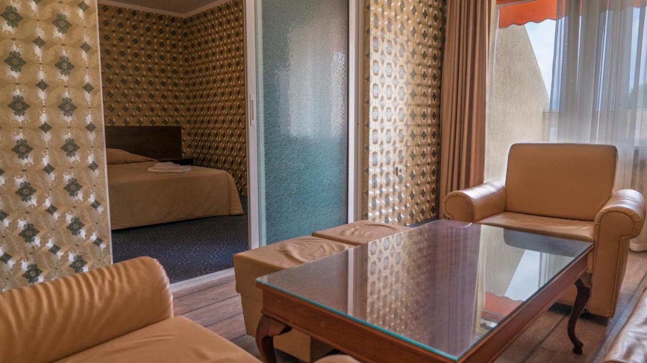 Park Hotel Persey Warna Zewnętrze zdjęcie