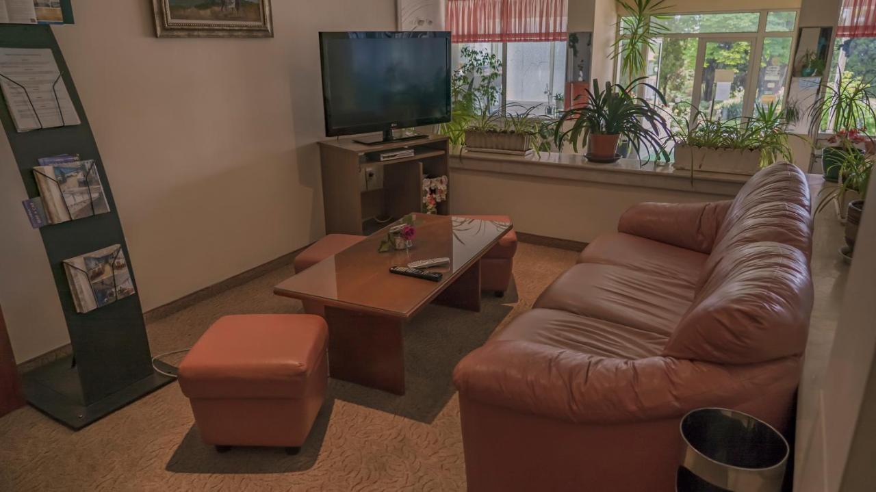 Park Hotel Persey Warna Zewnętrze zdjęcie