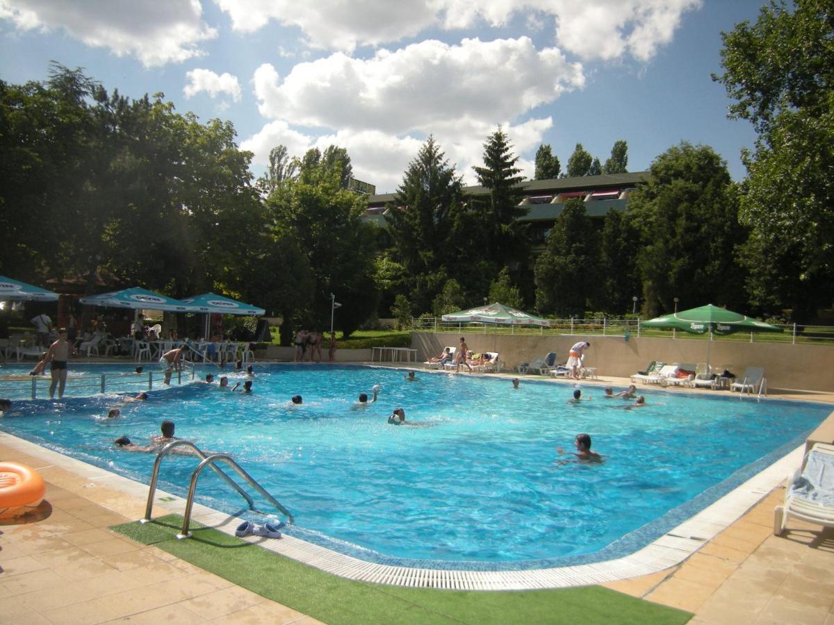 Park Hotel Persey Warna Zewnętrze zdjęcie