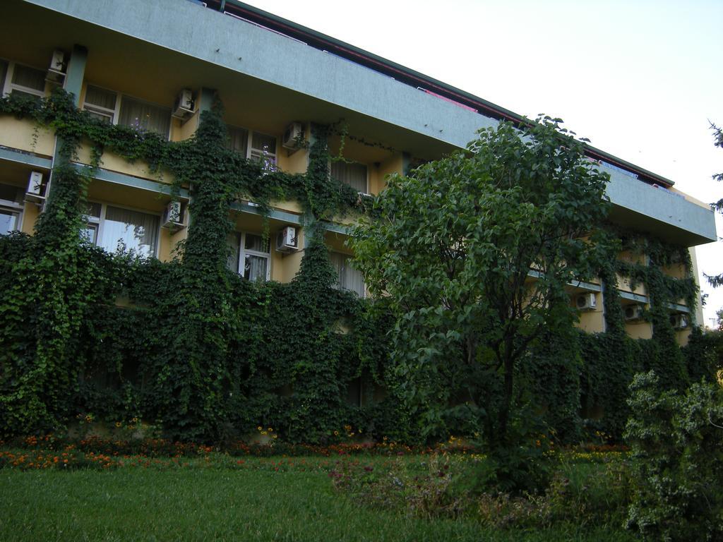 Park Hotel Persey Warna Zewnętrze zdjęcie