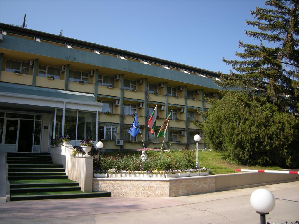 Park Hotel Persey Warna Zewnętrze zdjęcie